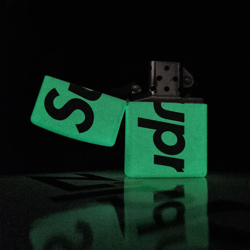 Zippo x Supreme Glow in the Dark Aansteker (Pre-owned)